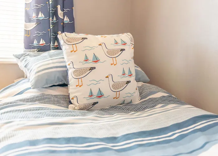 55 Meadow View Lodge - 3 Bed-Sleeps 6-Tjs55Mv